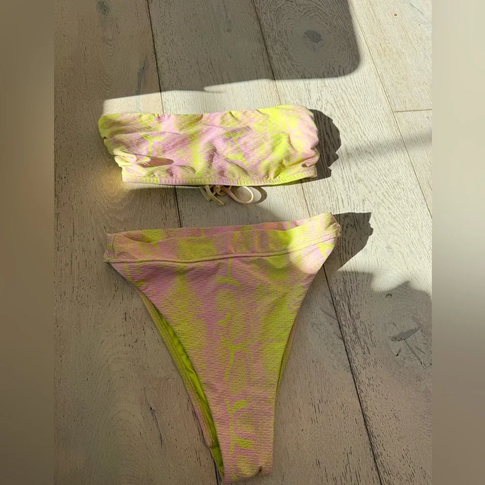 Pristine Elsa Hosk Victoria’s Secret Neon Snakeskin High Waist Bikini Set Medium